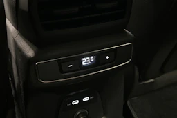 valkoinen Audi Q4 e-tron 2024 kuva 14.