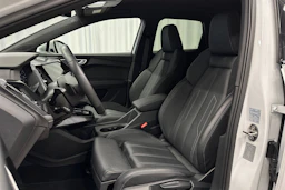 valkoinen Audi Q4 e-tron 2024 kuva 15.
