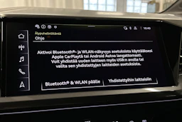 valkoinen Audi Q4 e-tron 2024 kuva 20.