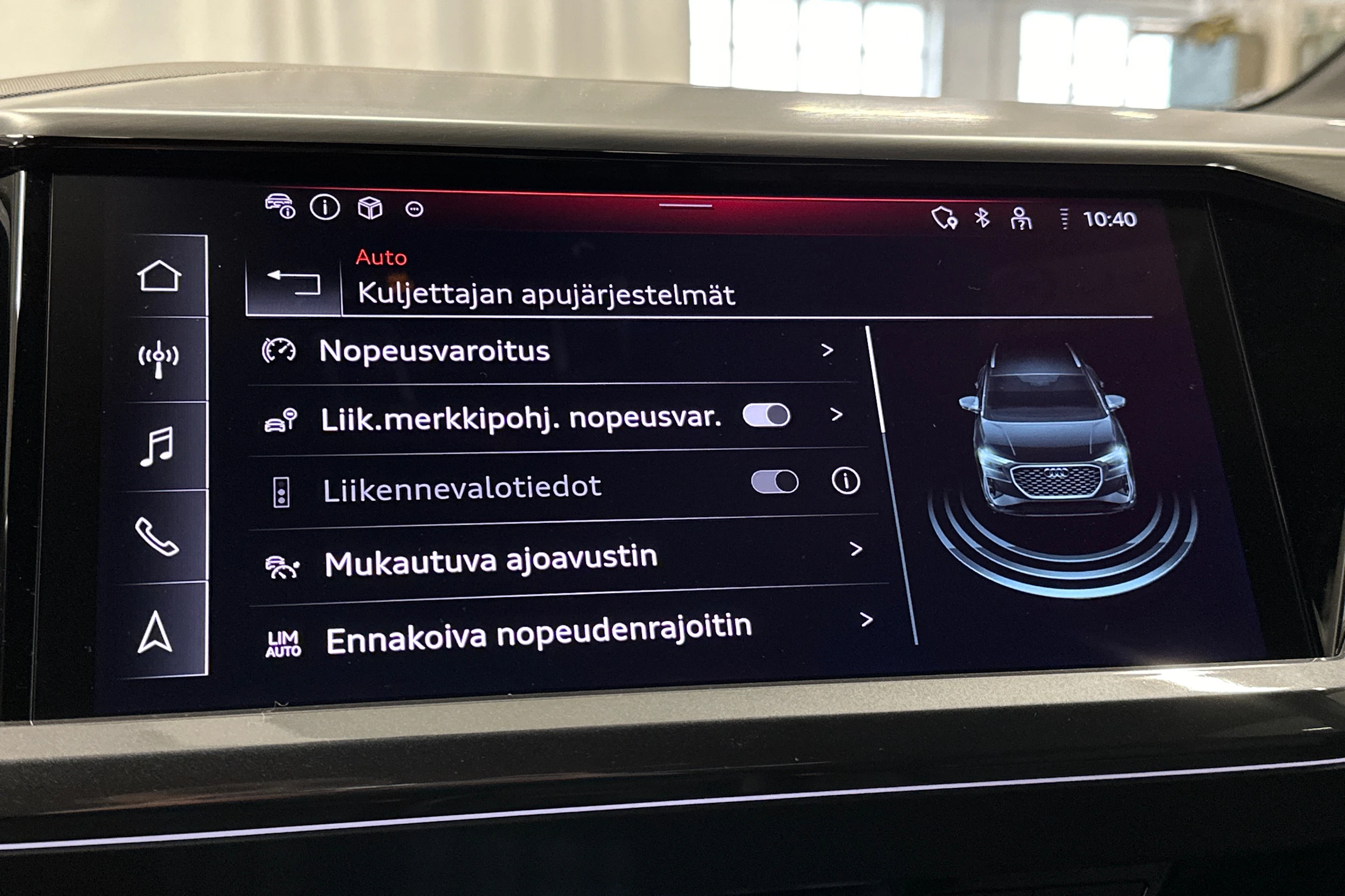 valkoinen Audi Q4 e-tron 2024 kuva 22.