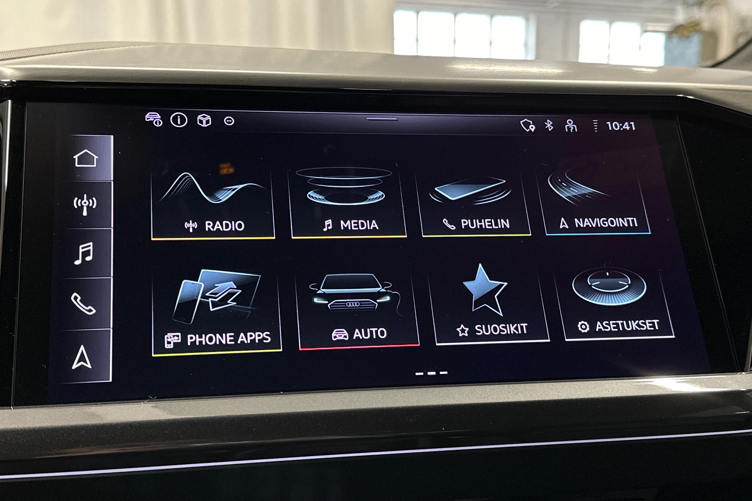 valkoinen Audi Q4 e-tron 2024 kuva 25.