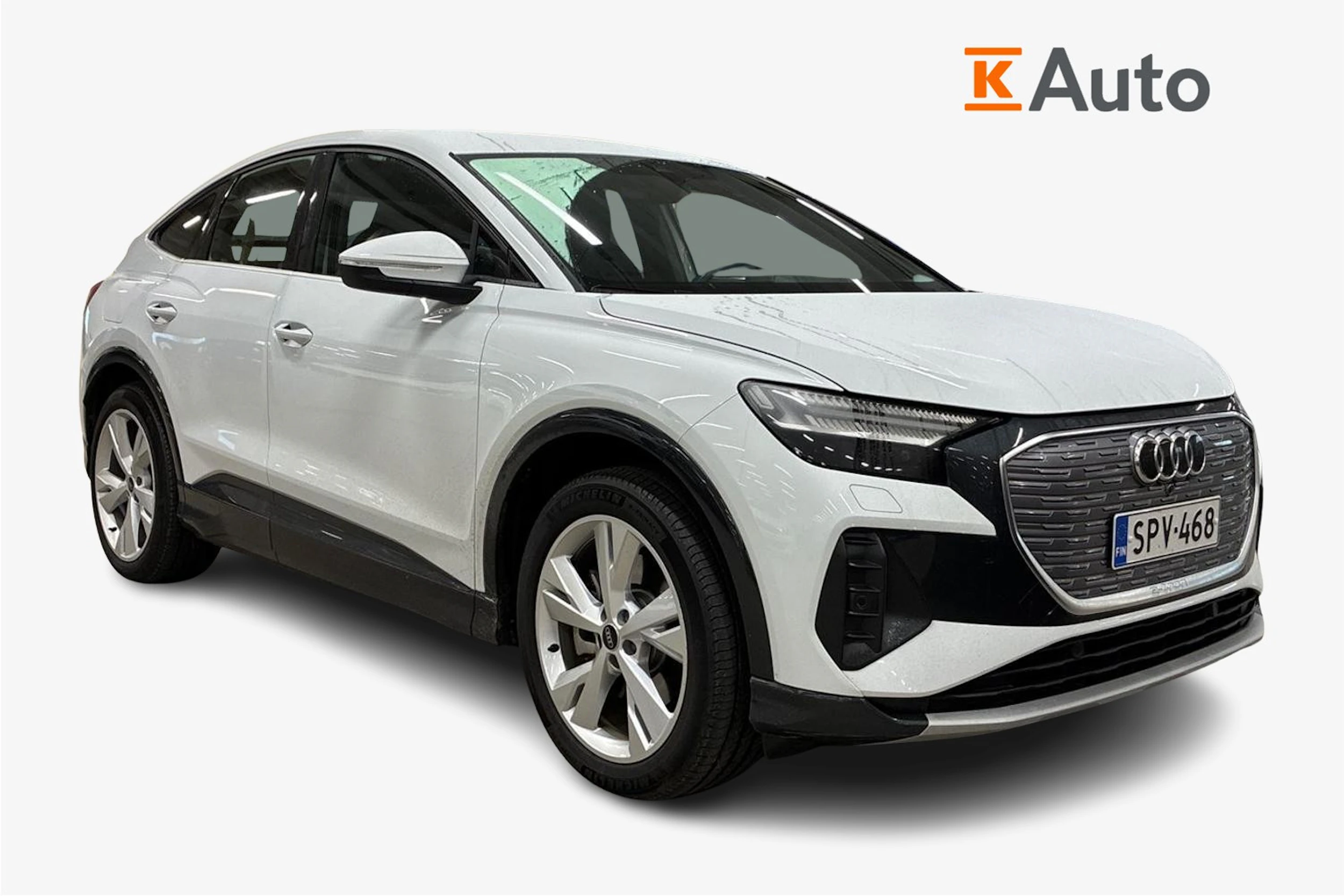 valkoinen Audi Q4 e-tron 2024 kuva 1.