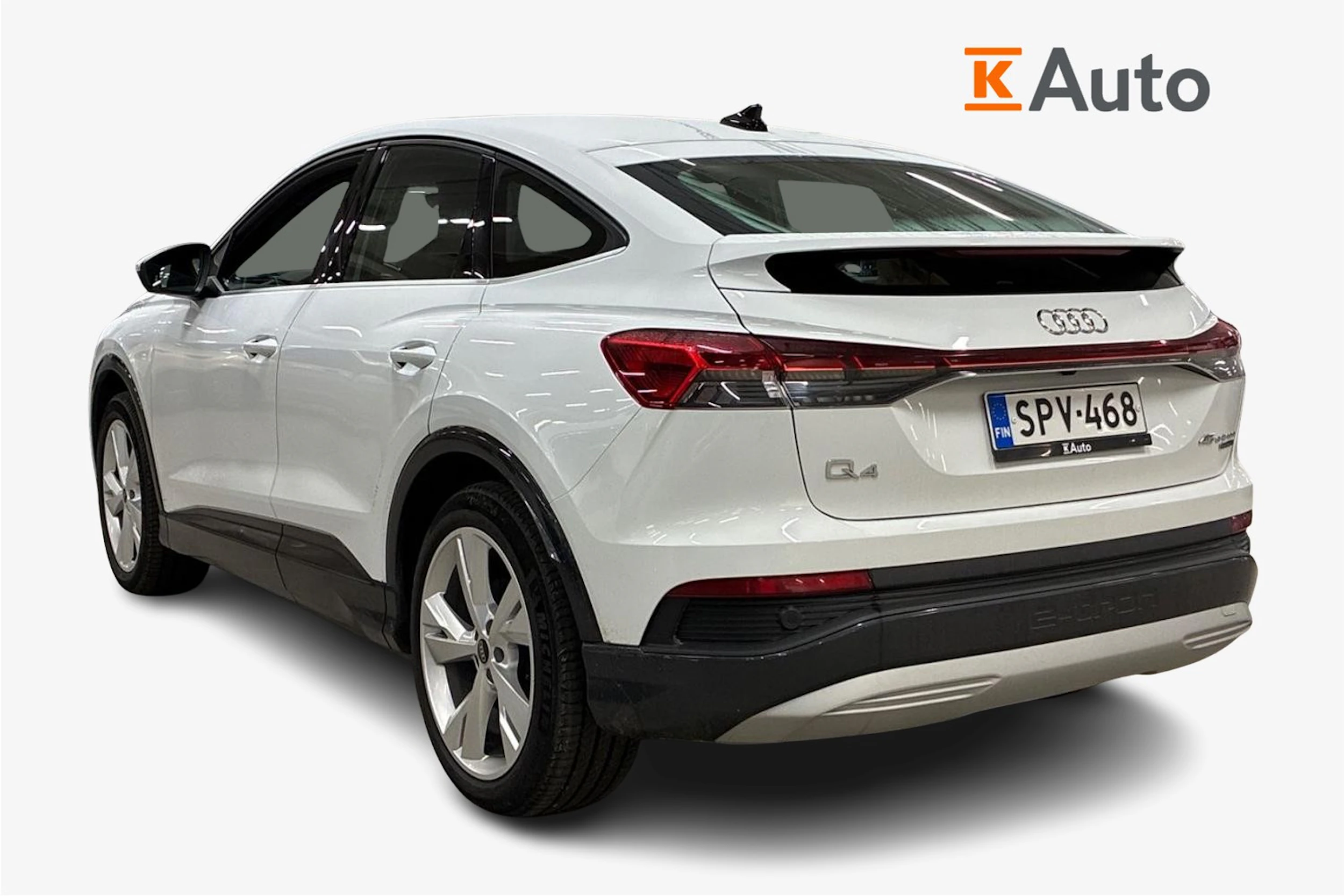 valkoinen Audi Q4 e-tron 2024 kuva 2.