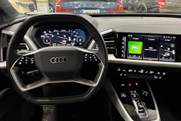 valkoinen Audi Q4 e-tron 2024 kuva 4.