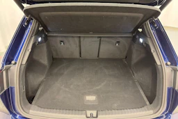 Sininen Audi Q4 e-tron 2024 kuva 15.