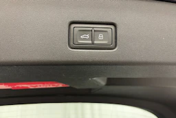 Sininen Audi Q4 e-tron 2024 kuva 16.