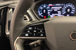 Sininen Audi Q4 e-tron 2024 kuva 22.