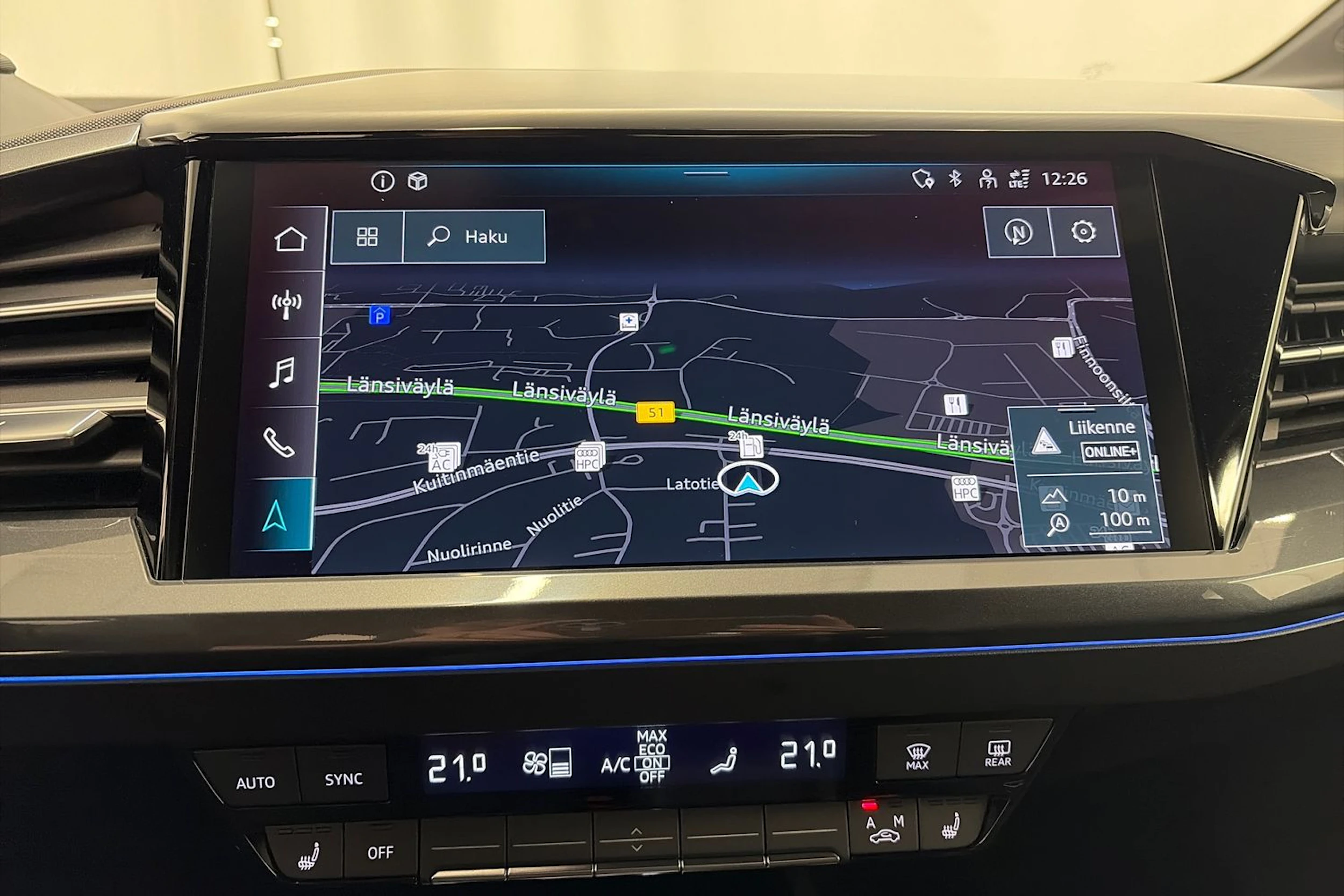 Sininen Audi Q4 e-tron 2024 kuva 25.
