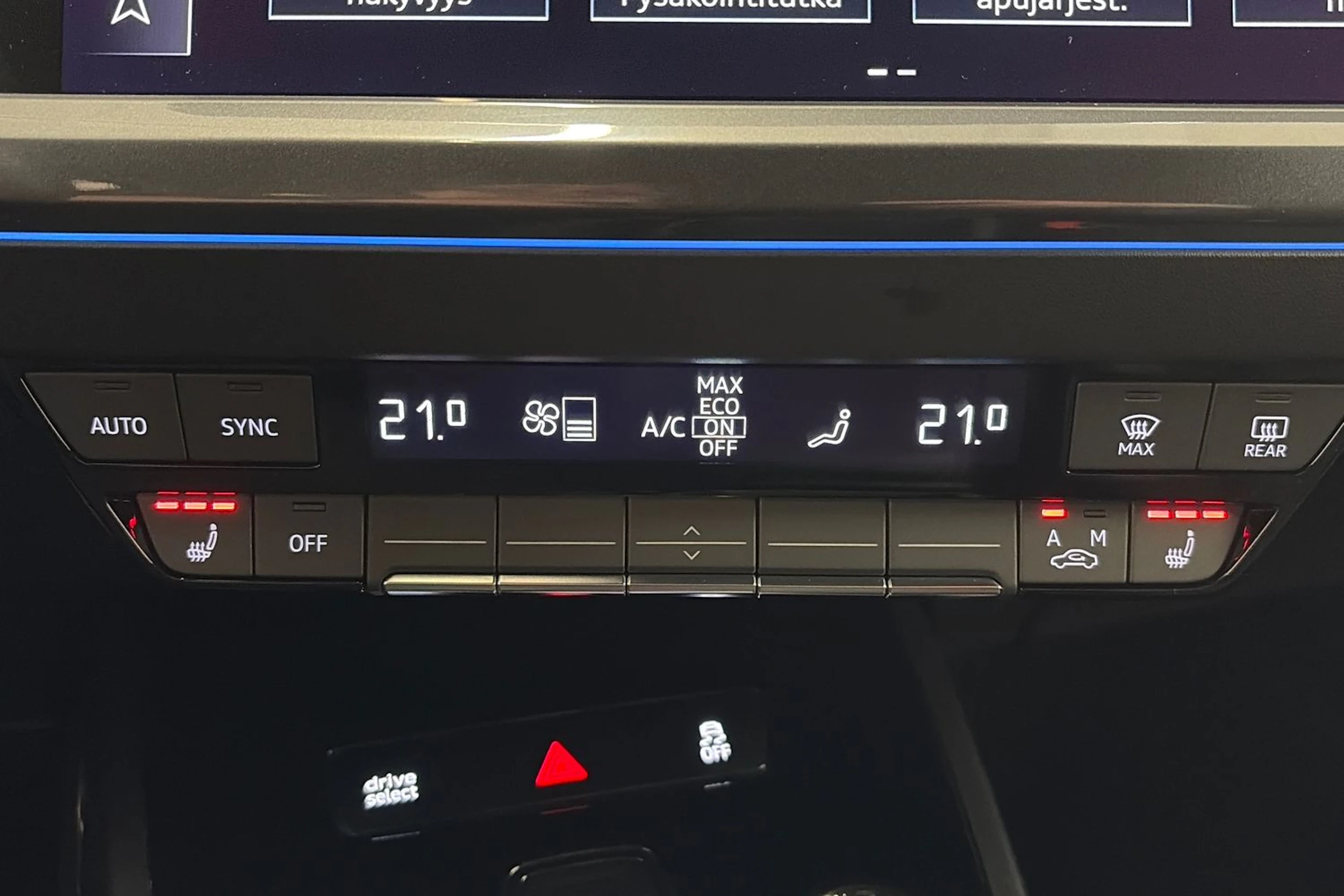 Sininen Audi Q4 e-tron 2024 kuva 32.