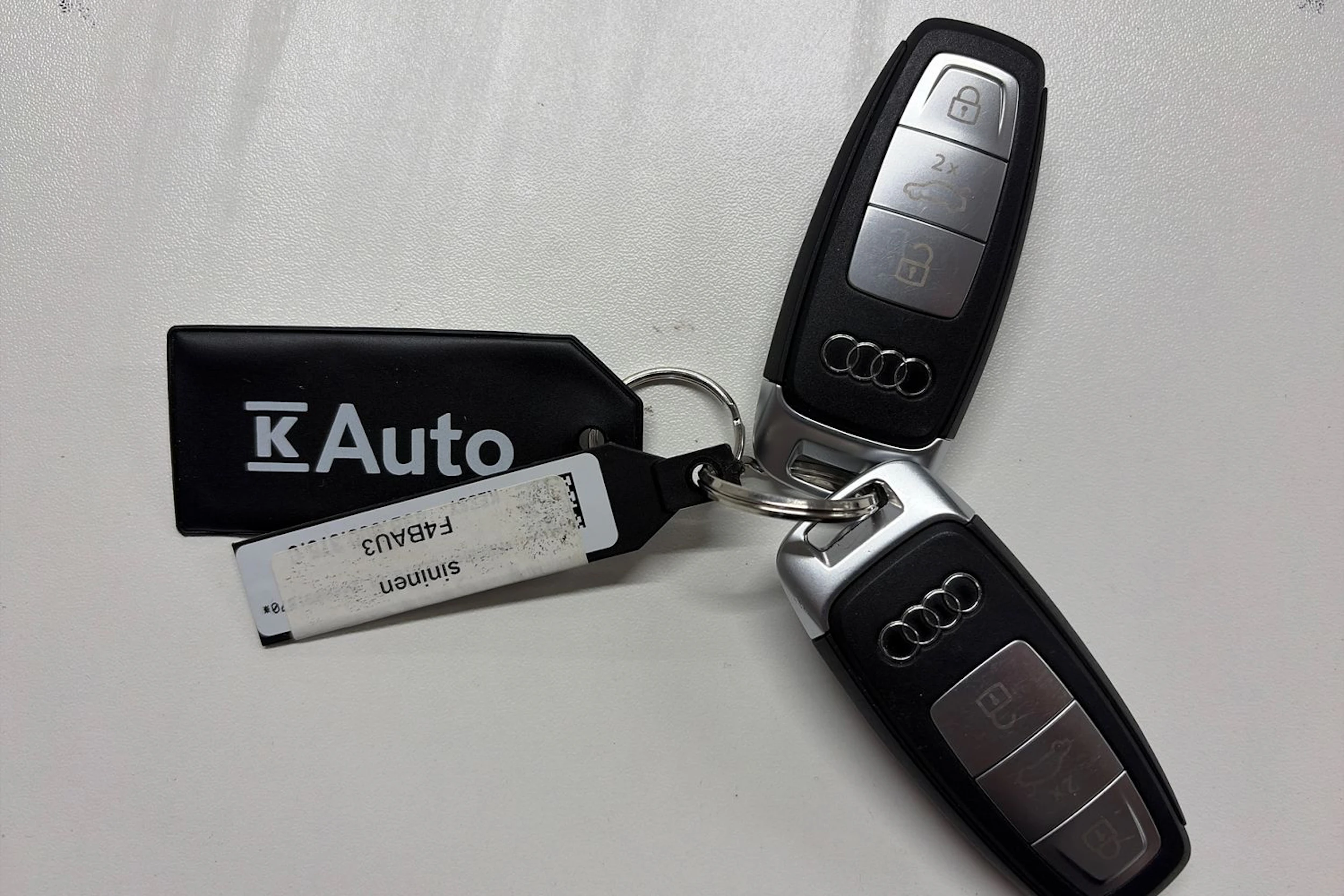 Sininen Audi Q4 e-tron 2024 kuva 34.