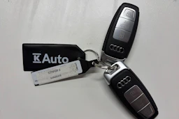 Sininen Audi Q4 e-tron 2024 kuva 34.