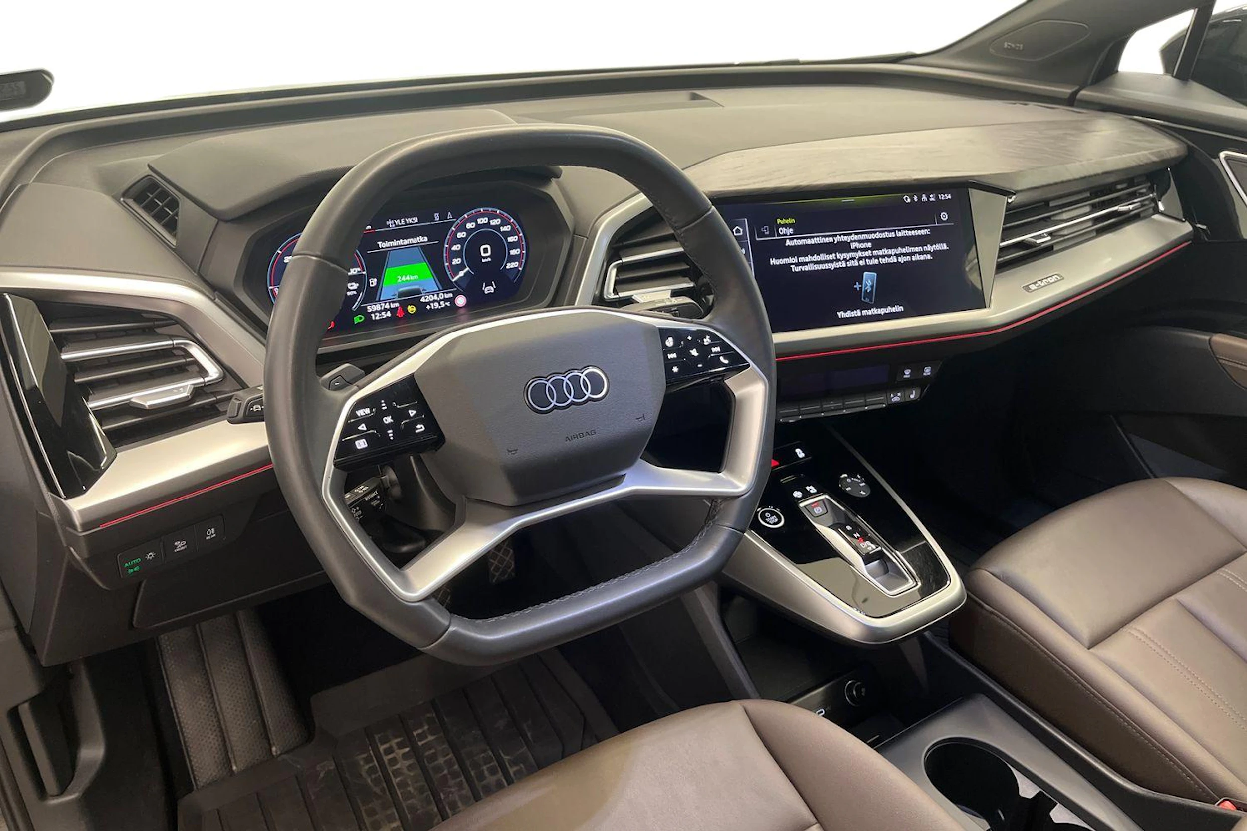 musta Audi Q4 e-tron 2024 kuva 8.