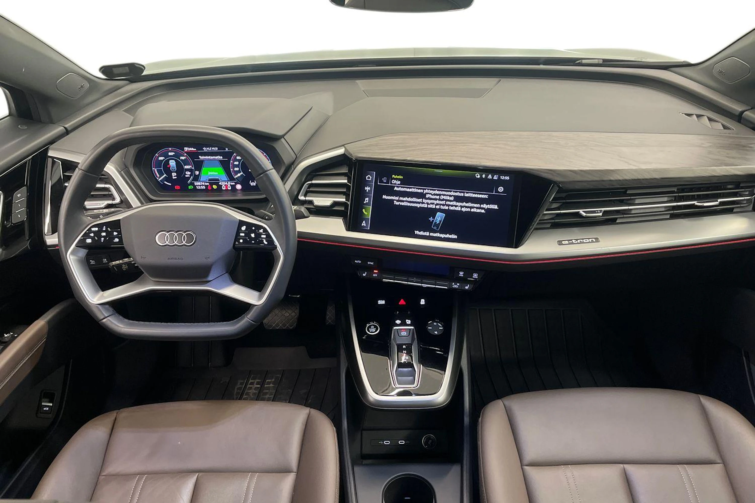 musta Audi Q4 e-tron 2024 kuva 9.