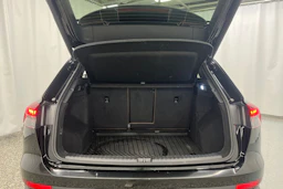 musta Audi Q4 e-tron 2024 kuva 15.