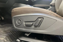 musta Audi Q4 e-tron 2024 kuva 19.