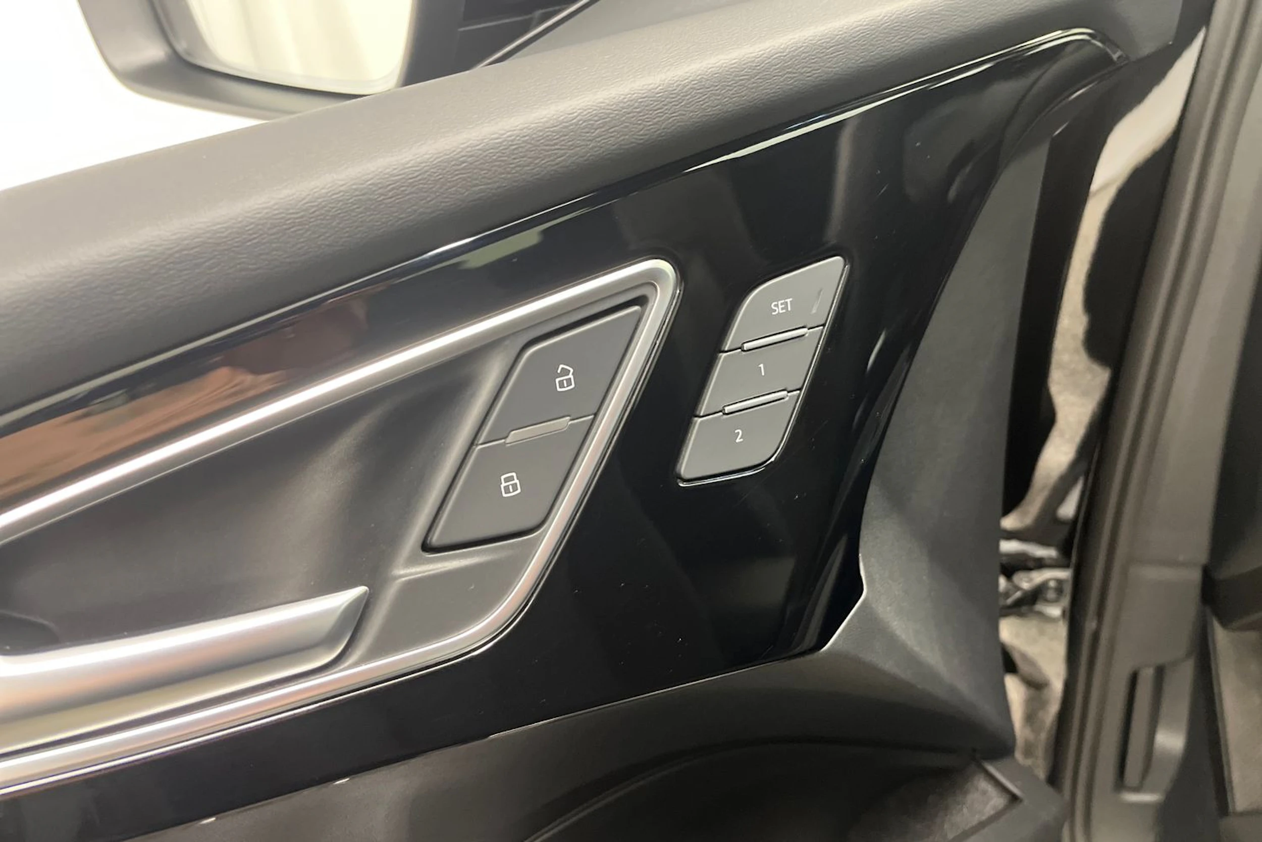 musta Audi Q4 e-tron 2024 kuva 20.