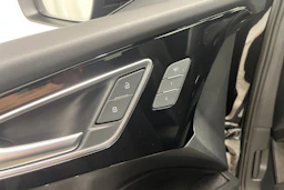 musta Audi Q4 e-tron 2024 kuva 20.