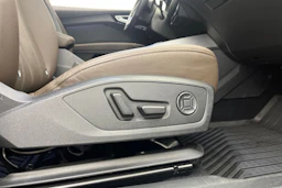 musta Audi Q4 e-tron 2024 kuva 21.