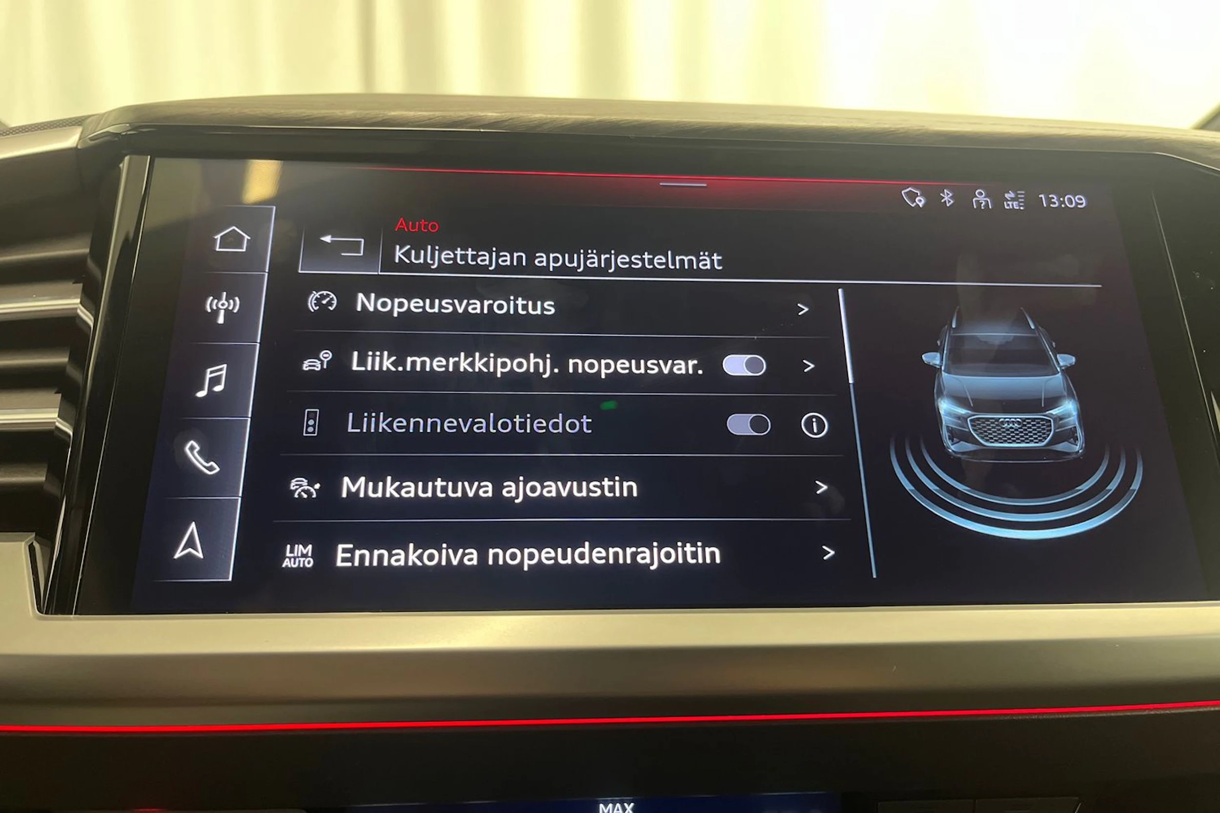 musta Audi Q4 e-tron 2024 kuva 31.