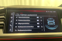 musta Audi Q4 e-tron 2024 kuva 33.