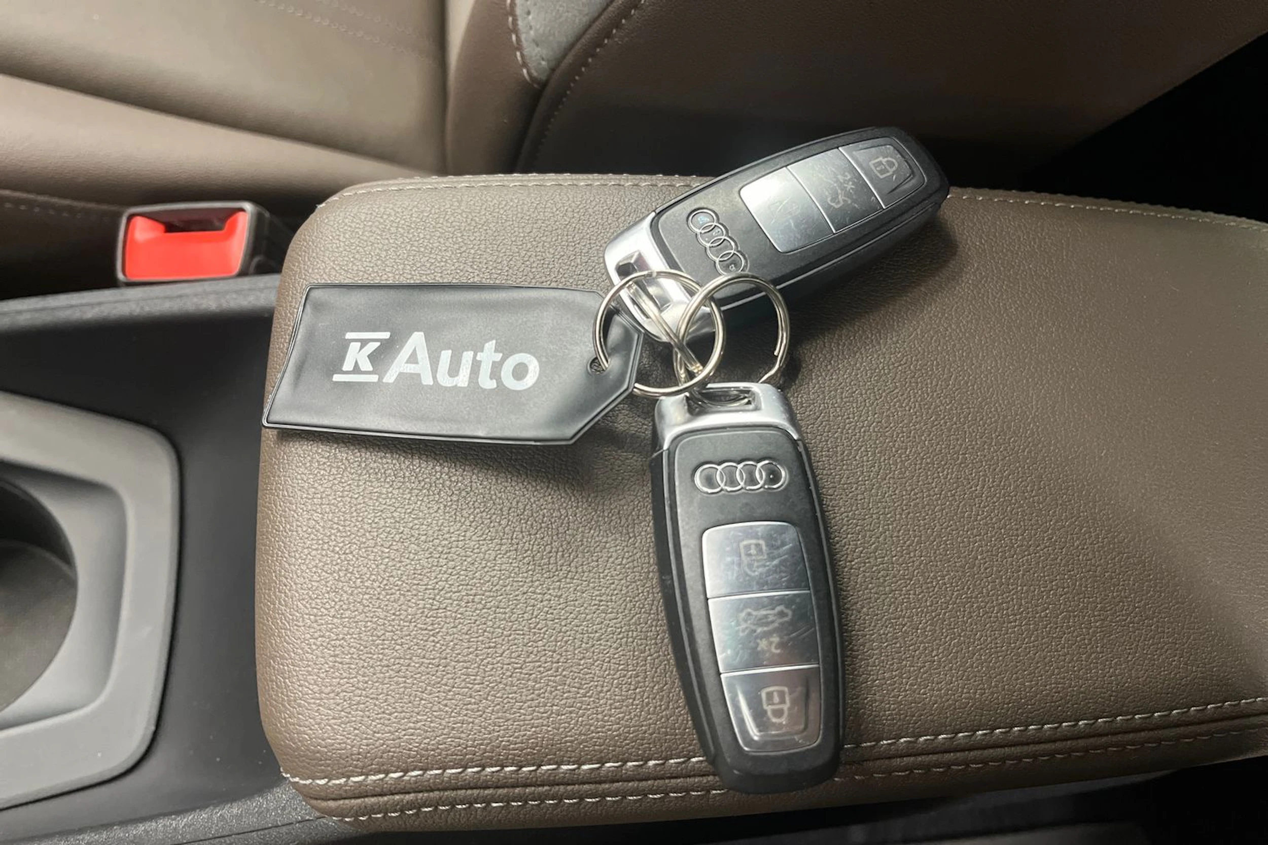 musta Audi Q4 e-tron 2024 kuva 36.