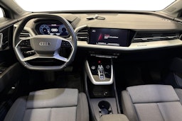 met. musta Audi Q4 e-tron 2024 kuva 9.