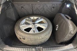 met. musta Audi Q4 e-tron 2024 kuva 14.