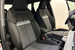 met. musta Audi Q4 e-tron 2024 kuva 21.