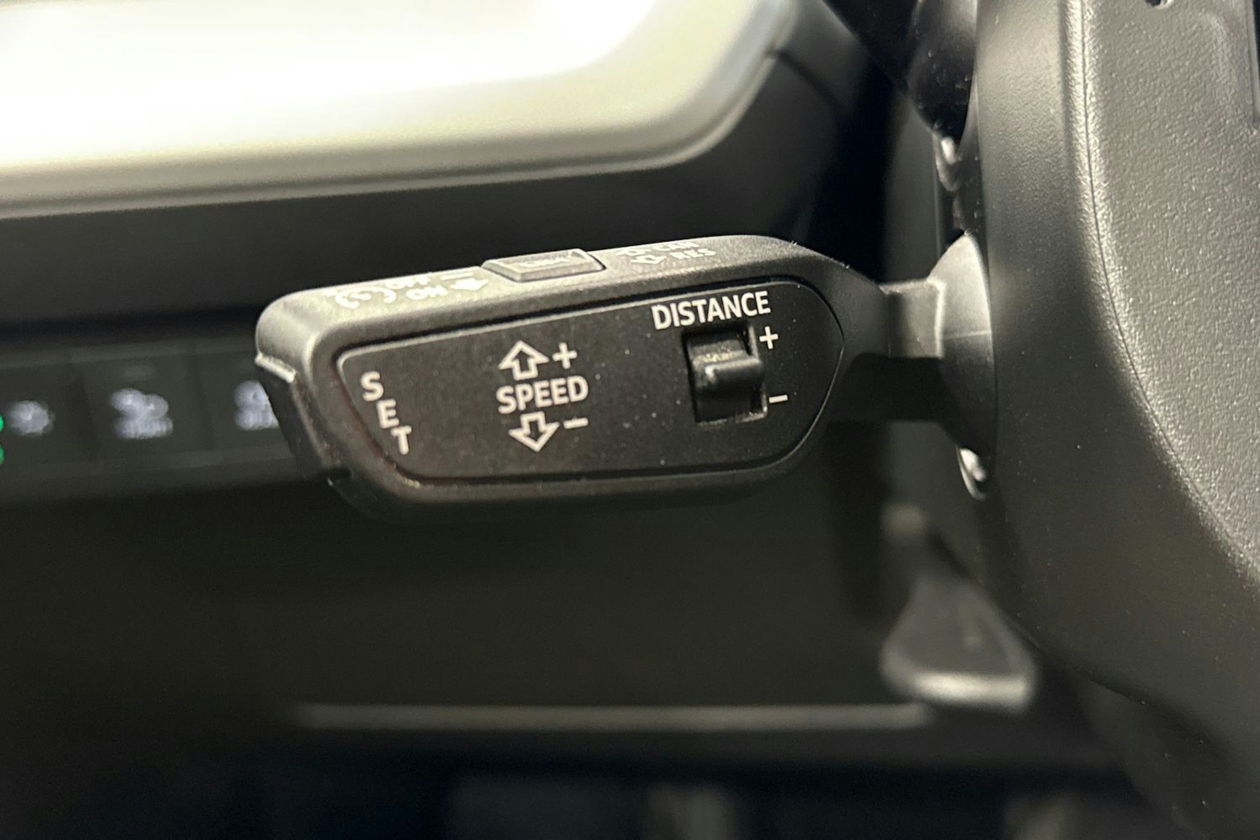 met. musta Audi Q4 e-tron 2024 kuva 22.