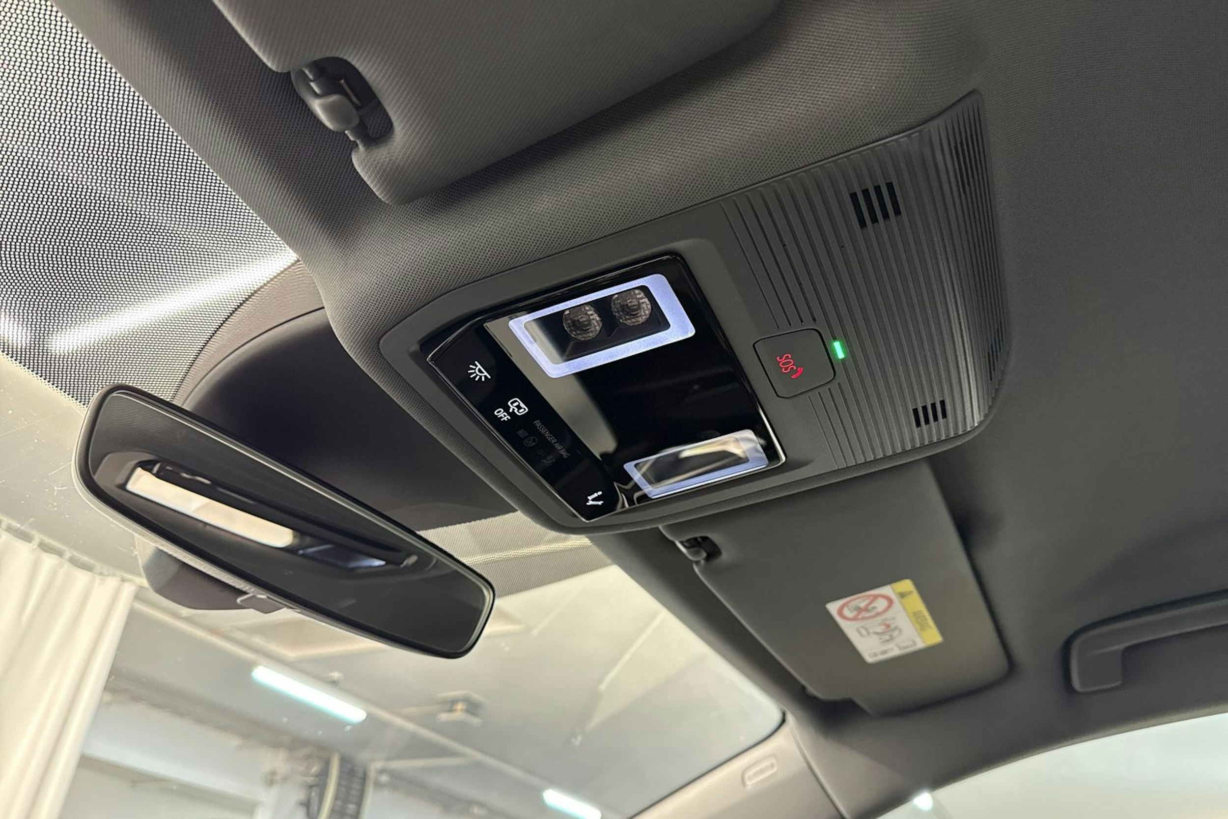 met. musta Audi Q4 e-tron 2024 kuva 28.