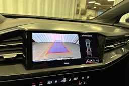 harmaa Audi Q4 e-tron 2024 kuva 19.