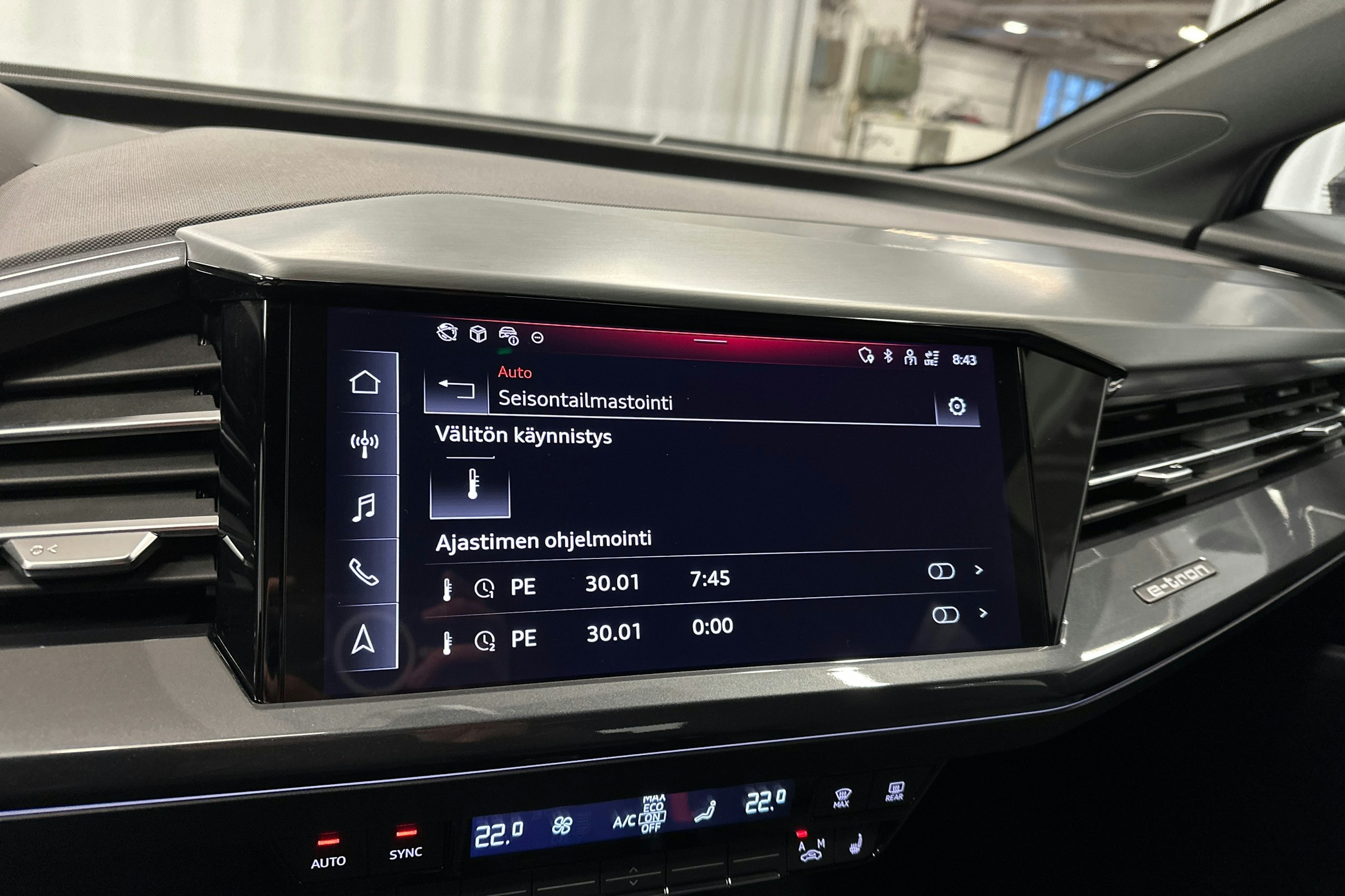 harmaa Audi Q4 e-tron 2024 kuva 22.