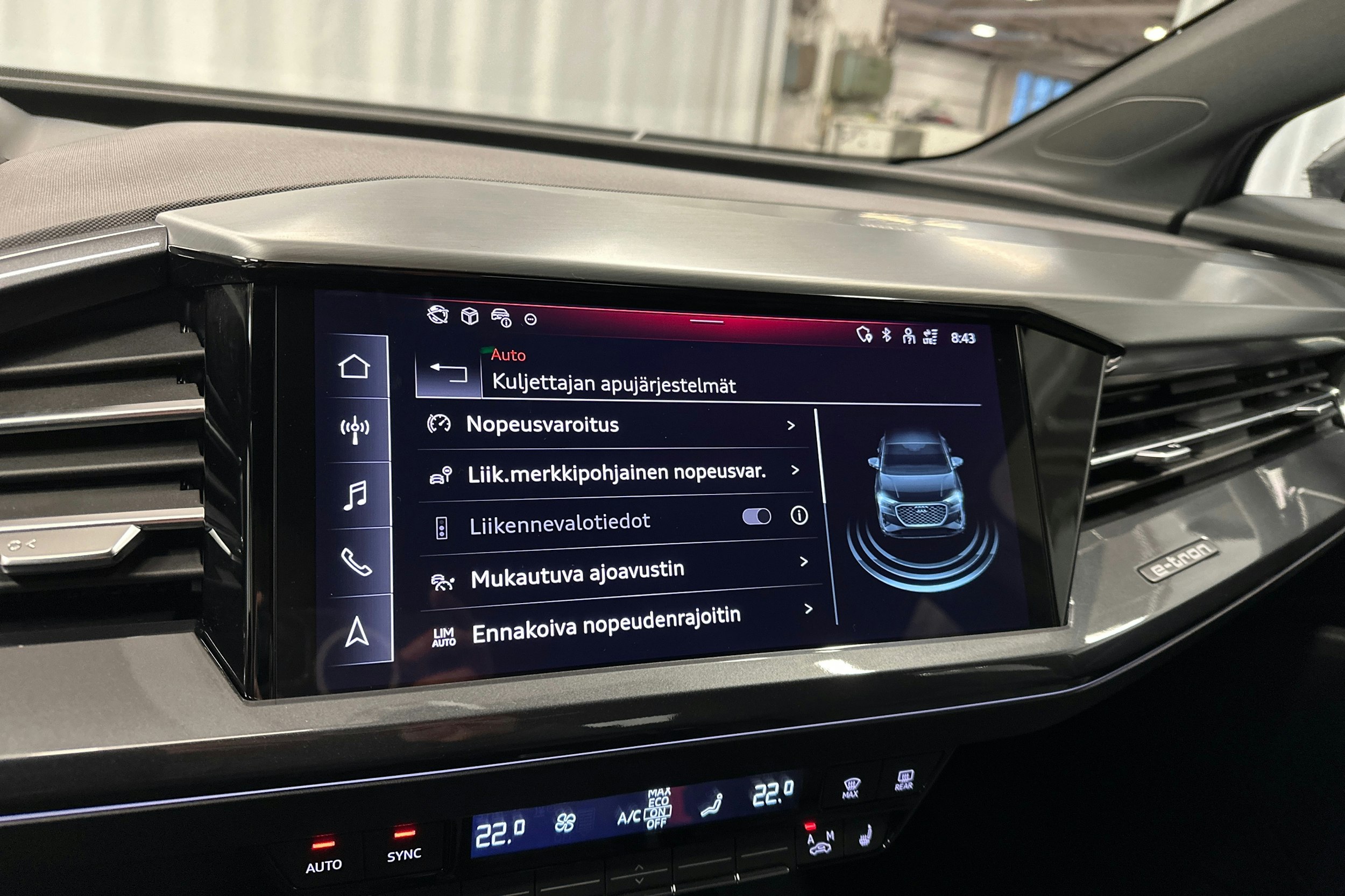 harmaa Audi Q4 e-tron 2024 kuva 24.