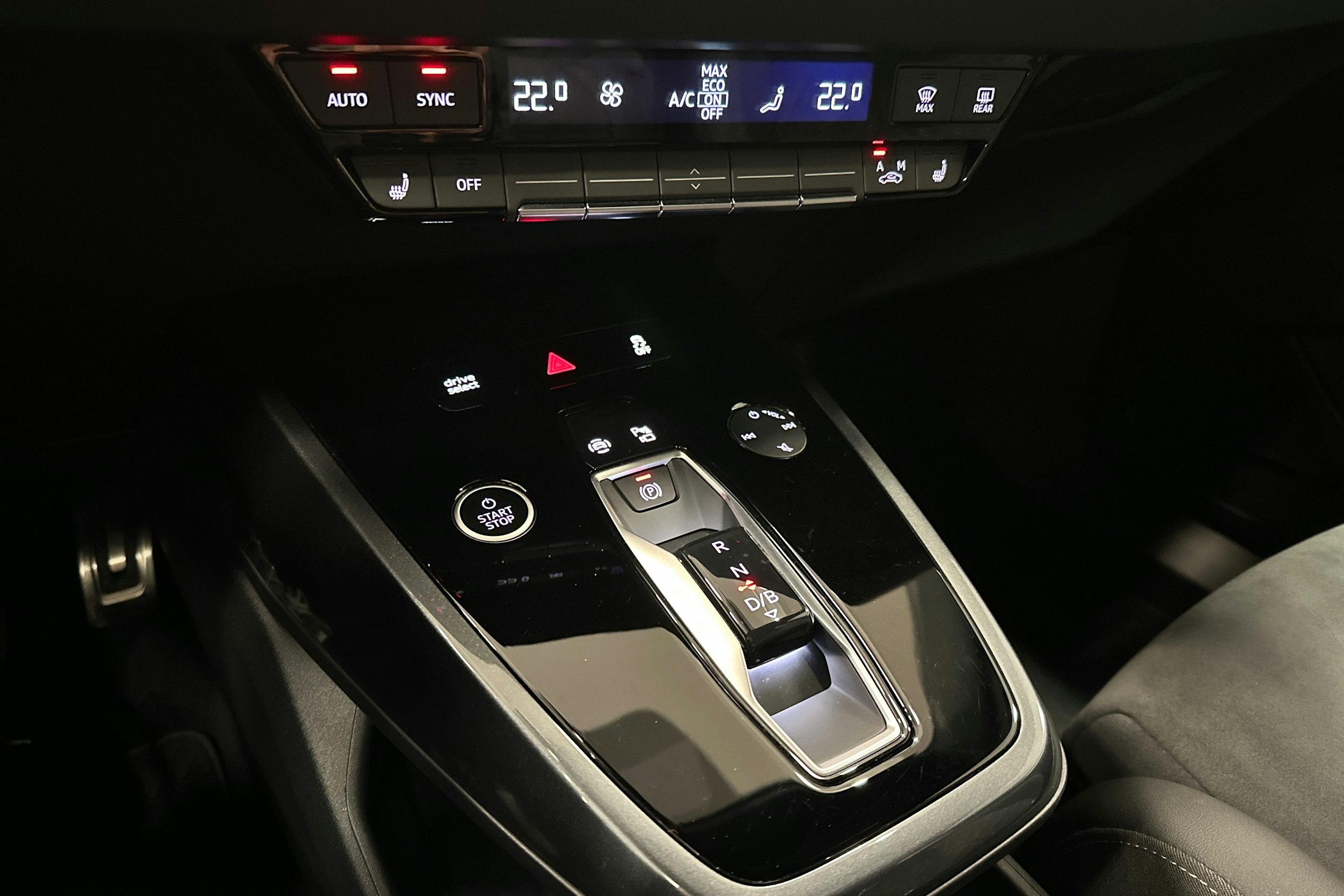 harmaa Audi Q4 e-tron 2024 kuva 26.