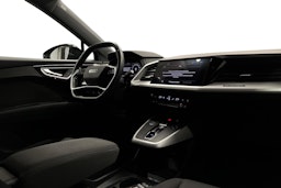 musta Audi Q4 e-tron 2024 kuva 9.