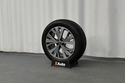 musta Audi Q4 e-tron 2024 kuva 13.