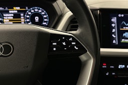 musta Audi Q4 e-tron 2024 kuva 15.