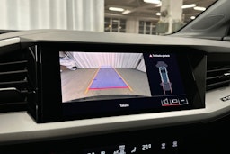 musta Audi Q4 e-tron 2024 kuva 18.