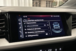 musta Audi Q4 e-tron 2024 kuva 20.