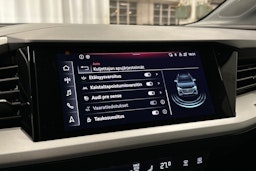 musta Audi Q4 e-tron 2024 kuva 21.