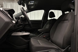 musta Audi Q4 e-tron 2024 kuva 24.