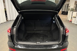 musta Audi Q4 e-tron 2024 kuva 26.