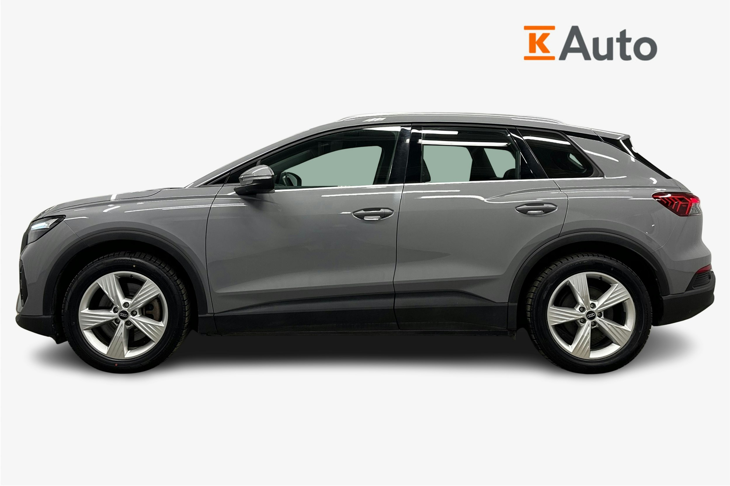 harmaa Audi Q4 e-tron 2024 kuva 6.