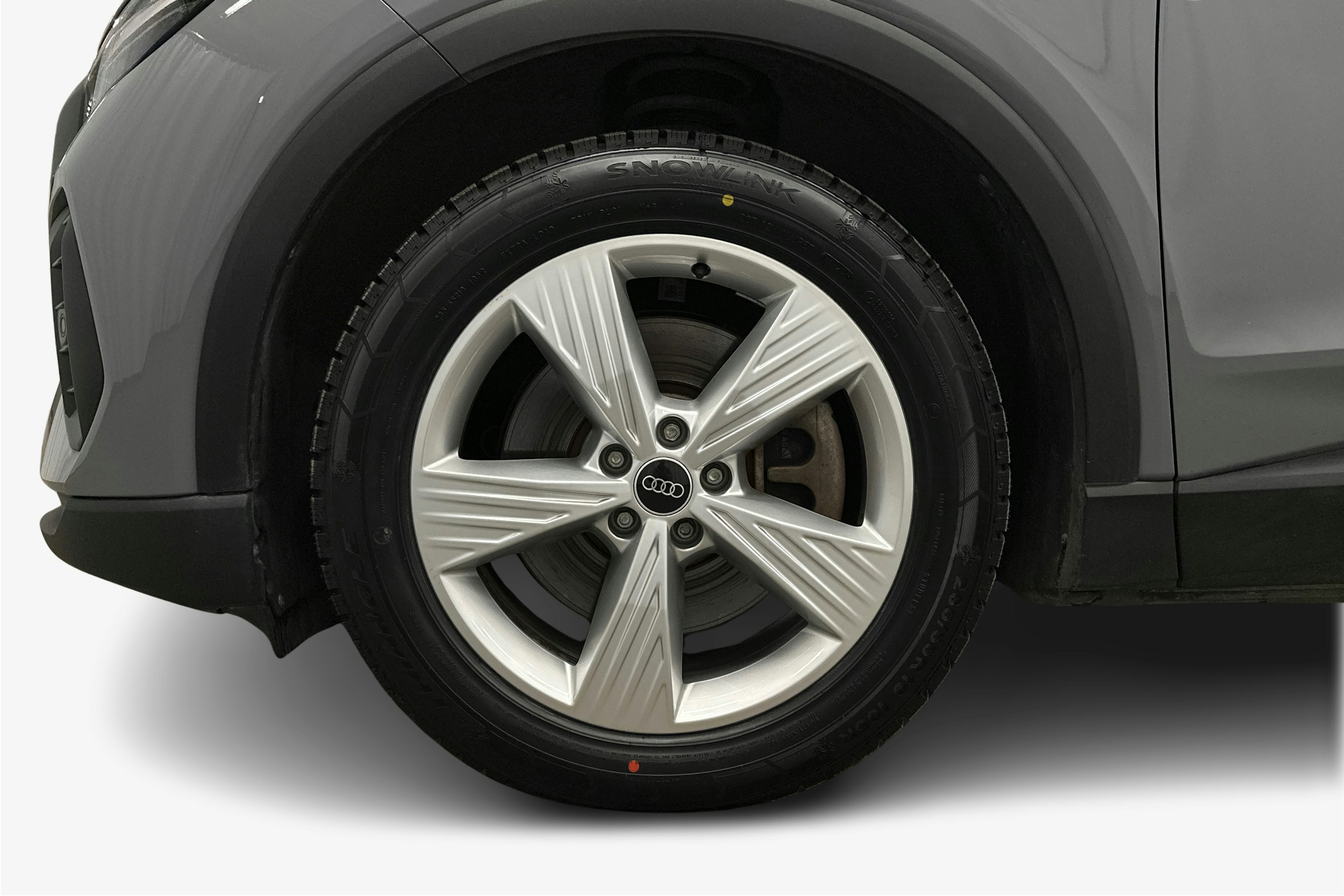 harmaa Audi Q4 e-tron 2024 kuva 11.