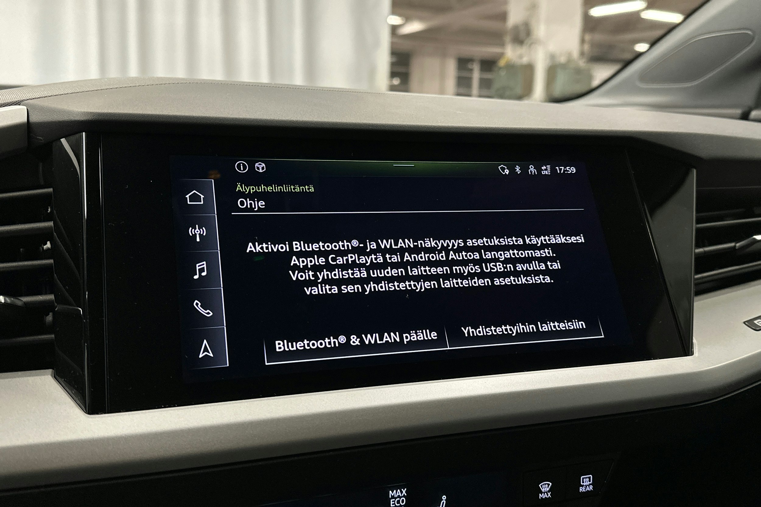 harmaa Audi Q4 e-tron 2024 kuva 17.