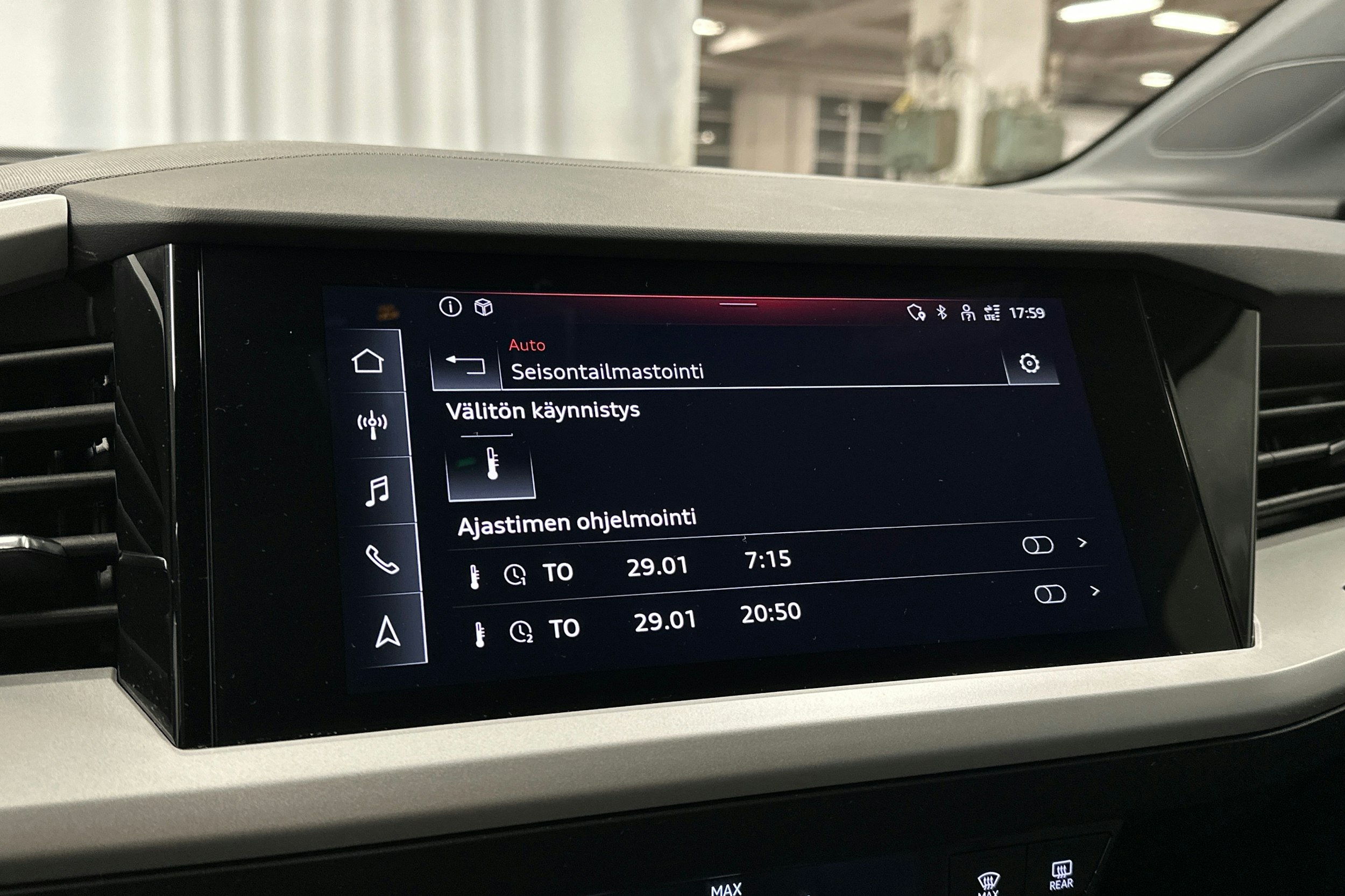 harmaa Audi Q4 e-tron 2024 kuva 19.