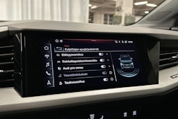 harmaa Audi Q4 e-tron 2024 kuva 21.