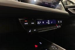 harmaa Audi Q4 e-tron 2024 kuva 22.