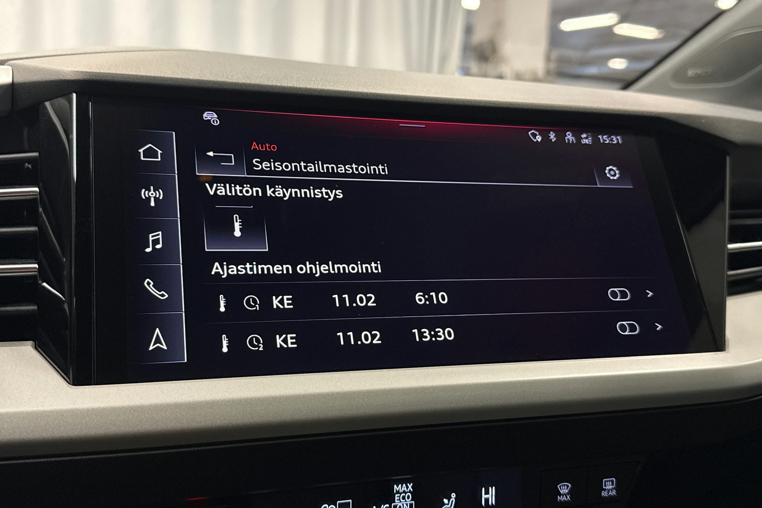 harmaa Audi Q4 e-tron 2024 kuva 21.