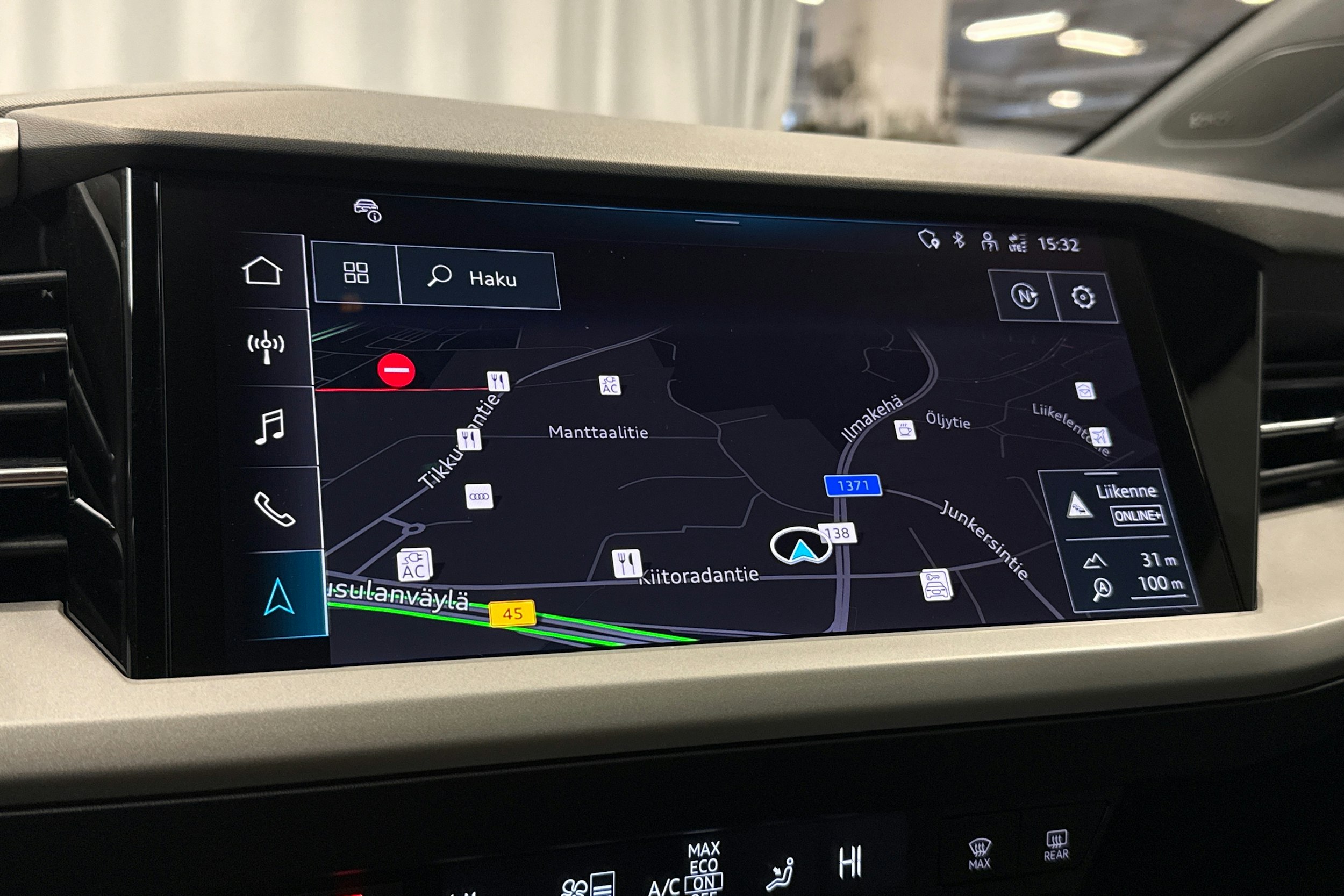 harmaa Audi Q4 e-tron 2024 kuva 23.